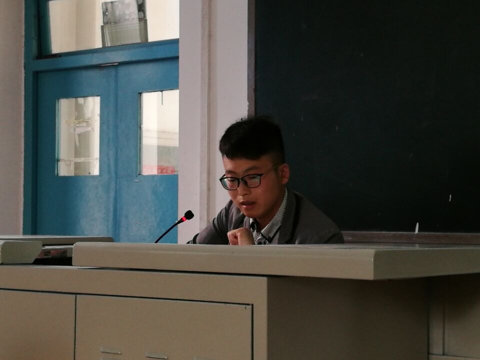 优秀校友贾磊平