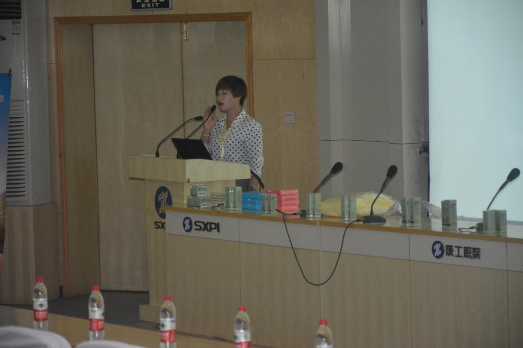 北京明弘科贸有限公司销售经理吴霞